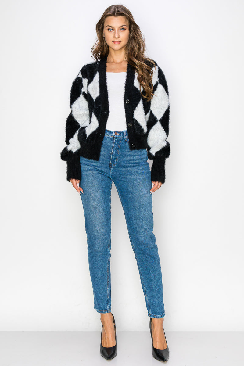 WC0026-LONG-SLEEVED DIAMOND PATTERN BUTTON CARDIGAN SWEATER/